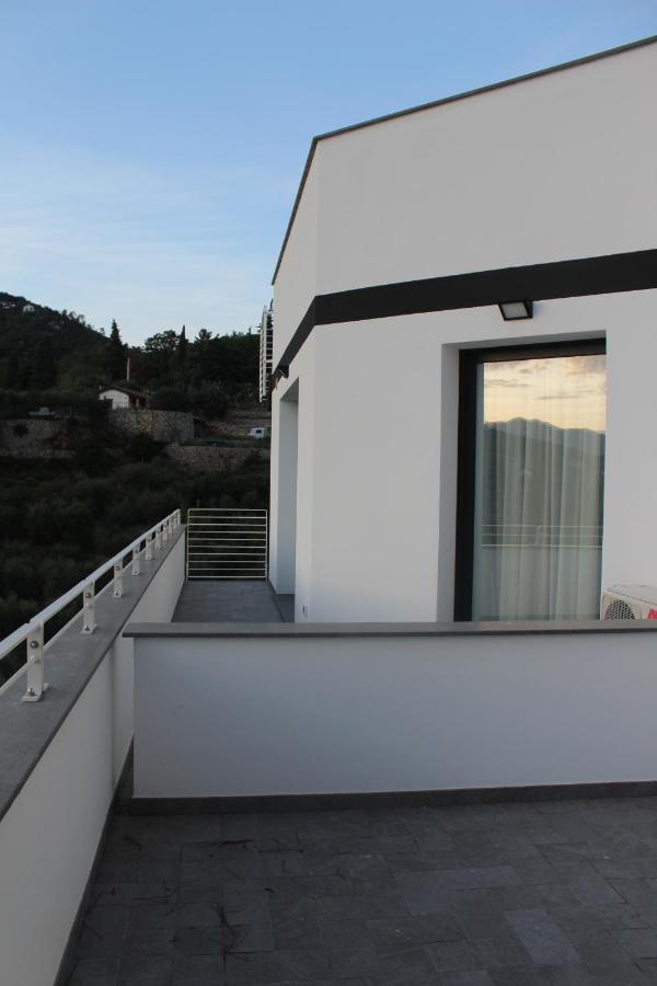 Abelia 4 Apartment Пиетра Лигуре Екстериор снимка