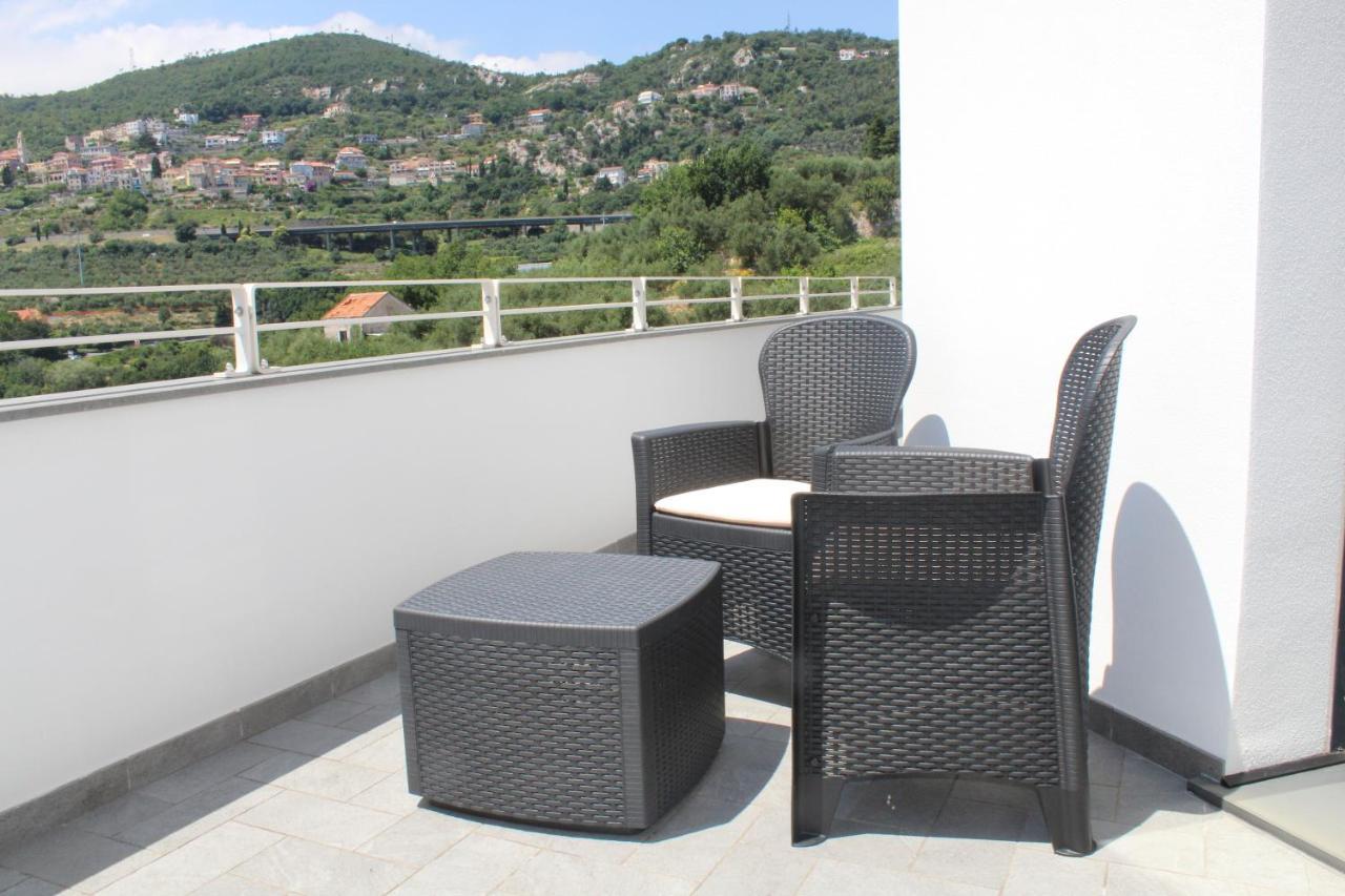 Abelia 4 Apartment Пиетра Лигуре Екстериор снимка